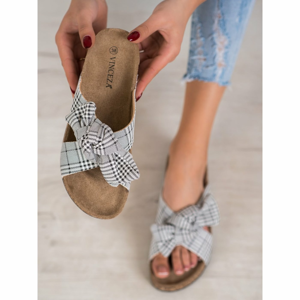 FASHIONABLE FLIP-FLOPS IN VINCEZA PEPITKA