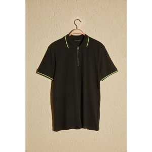 Trendyol Black pánske tričko s bežným/normálnym strihom 100% bavlnené polo výstrihom.