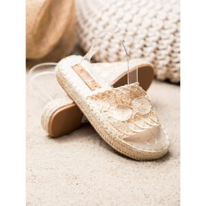 SEASTAR FLIP-FLOPS ON THE STRAW PLATFORM