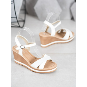 SEA ELVES SANDALS OF ECO LEATHER ON THE COUD