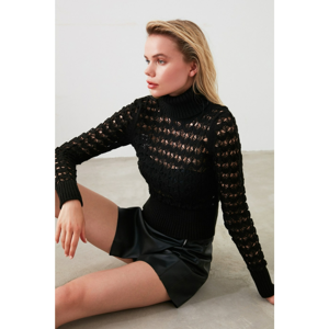 Trendyol Black Captive Crop Knit Sweater