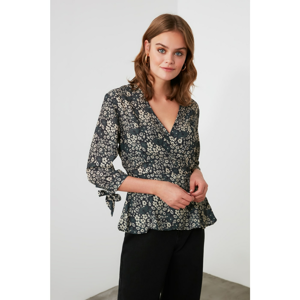 Trendyol Black Sleeve Fastening Blouse