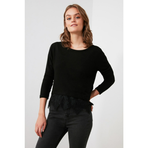 Trendyol Knitted Blouse with Black Yumosh Lace Detailing