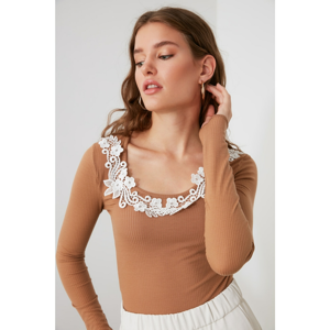 Trendyol Camel Collar Detailed Knitted Blouse