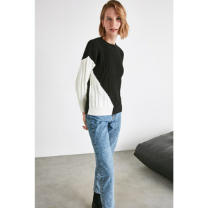 Trendyol Black Knitted Knitwear Sweater