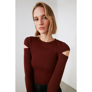 Trendyol Brown Cut Out Detailed Knitwear Sweater