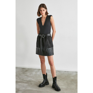 Trendyol Black Belt Skirt