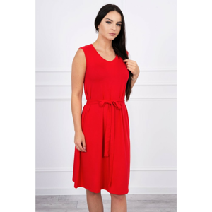 Trapezoidal dress tied at the waist red