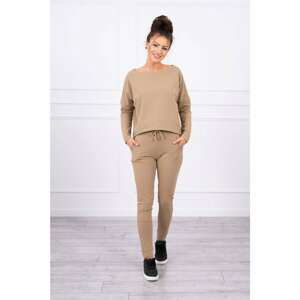 Set with oversized camel blouse