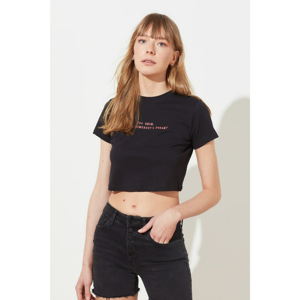 Trendyol Black Embroidered Crop Knitted T-Shirt