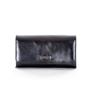 Black women´s wallet made of natural leather