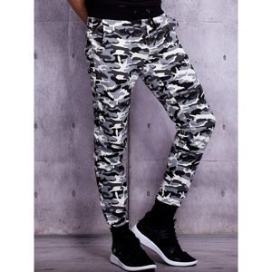 Men´s white joggers with a military pattern