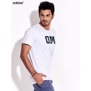 Light gray men´s T-shirt with the ADIDAS OM application