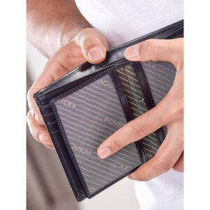 Men´s black wallet with embossing