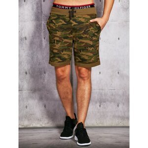 Men´s shorts in a military green pattern