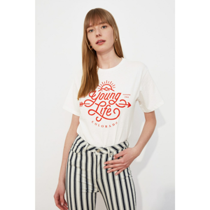 Trendyol Ekru Printed Boyfriend Knitted T-Shirt