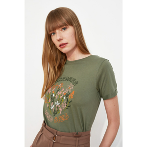 Trendyol Basic Knitted T-Shirt WITH Haki Embroidery