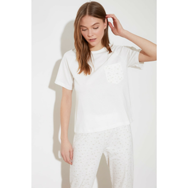 Trendyol White Pocket Detailed Knitted Pyjama Set