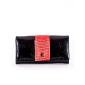 Natural leather women´s wallet with a red module