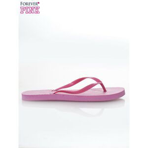 Fashionable and comfortable pink women´s sandals for the beach