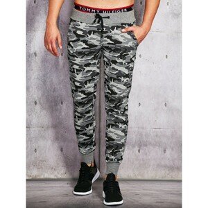 Men´s gray sweatpants with a military pattern