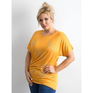 Plus size t-shirt with a mustard applique