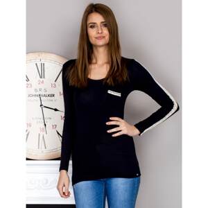 Women´s navy blue blouse with a pocket and lace trim