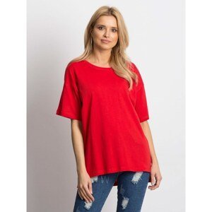 Red t-shirt with a loose cut