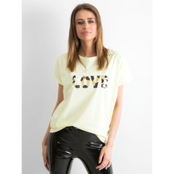 Loose women´s t-shirt, light yellow