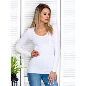 Women´s white blouse with a pocket and lace trim