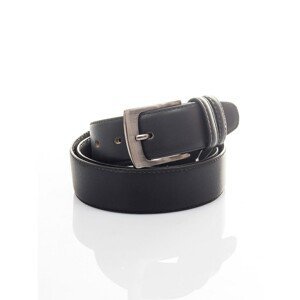 Leather men´s belt with a black buckle