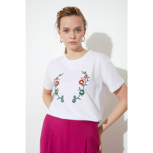 Trendyol White Embroidered Semifitted Knitted T-Shirt