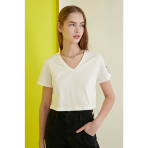 Trendyol Crop Knitted T-Shirt WITH Ekru Embroidery