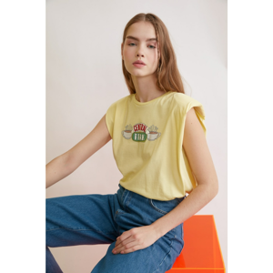Trendyol Yellow Friends Licensed Printed Vatka Knitted T-Shirt