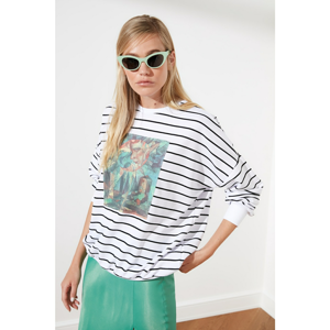 Trendyol White Printed Basic Knitted Sweatshirt