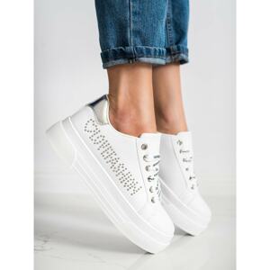 SHELOVET WHITE SNEAKERS ON THE FASHION PLATFORM