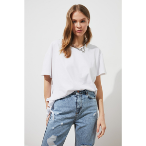 Trendyol Asymmetrical Knitted T-Shirt WITH White Binding Detail