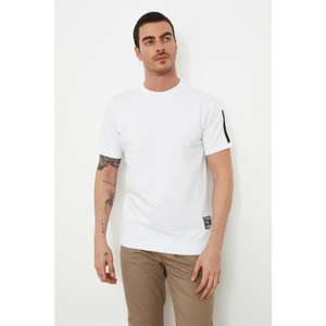 Trendyol White Male Short Sleeves Regular Fit Slogan Labeled Sweatshirt