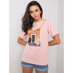Powder pink t-shirt with a fashion print