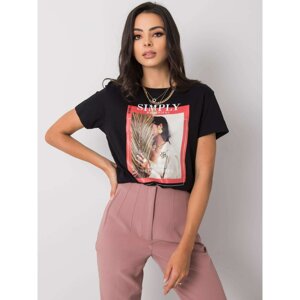 Black t-shirt with a fashion print