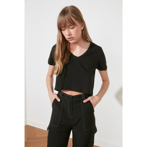 Trendyol Black V Collar Crop Knitted T-Shirt