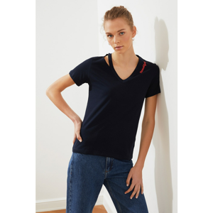 Trendyol Basic Knitted T-Shirt WITH Navy Embroidery
