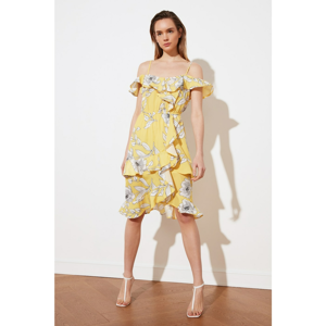 Trendyol Yellow Flywheel Dress