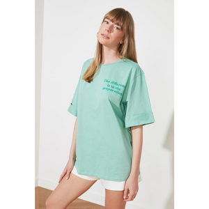 Trendyol Green Boyfriend Front and Back Printed Knitted T-Shirt