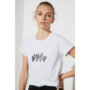 Trendyol White Embroidered Basic Knitted T-Shirt