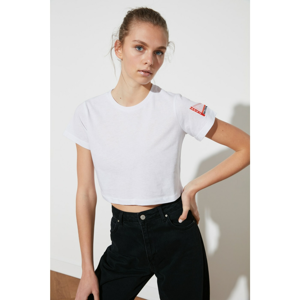 Trendyol White Embroidered Crop Knitted T-Shirt