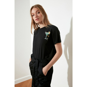 Trendyol Semifitted Knitted T-Shirt WITH Black Embroidery