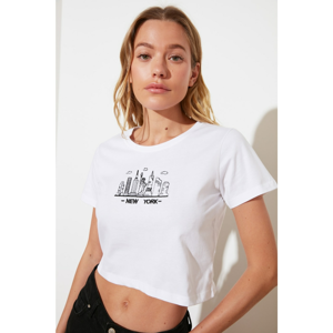 Trendyol White Embroidered Crop Knitted T-Shirt