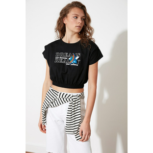 Trendyol Black Plug-and-Pull Patch and Printed Crop Knitted T-Shirt