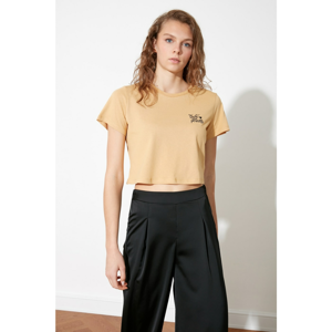 Trendyol Camel Embroidered Crop Knitted T-Shirt